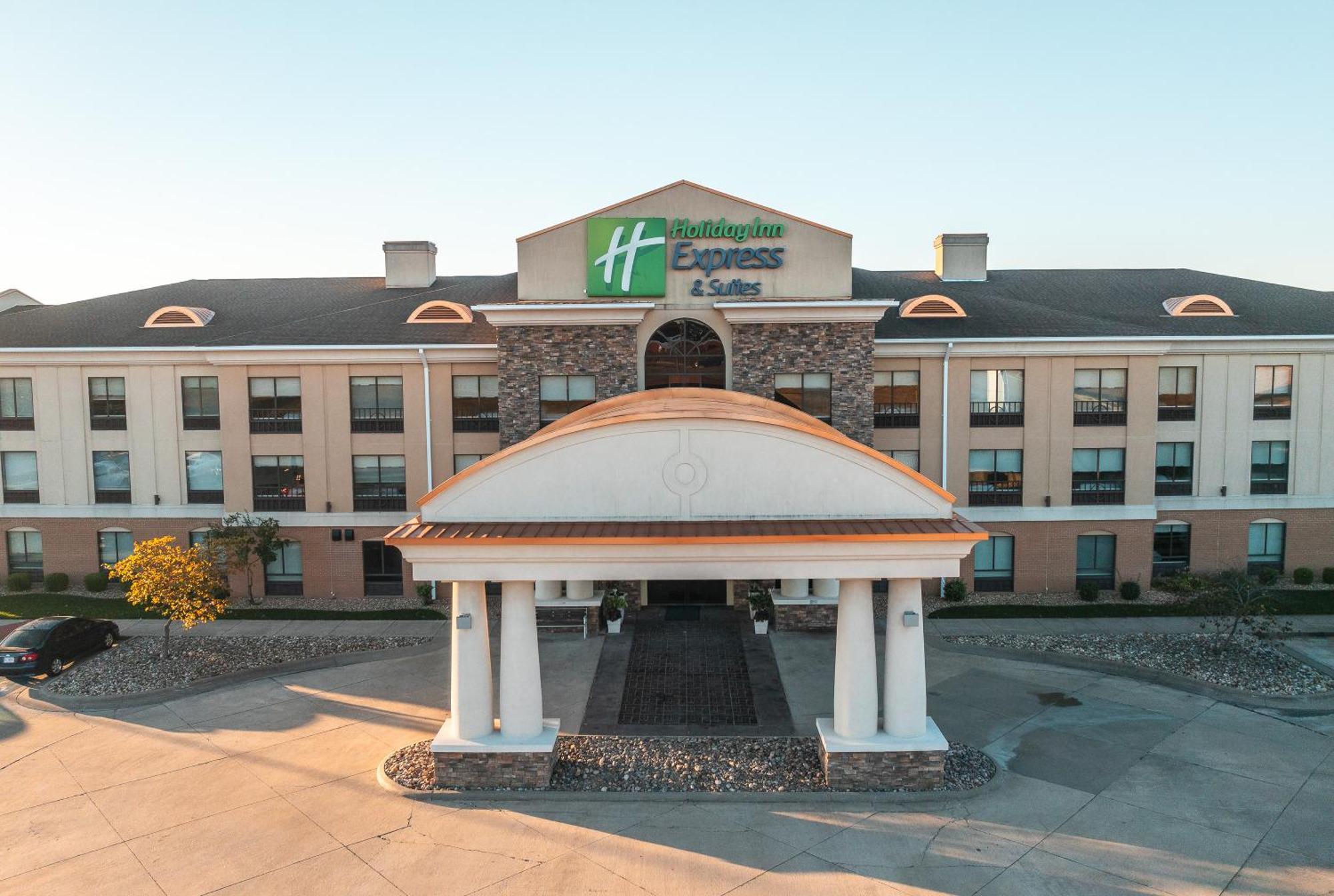 Holiday Inn Express Hotel And Suites Saint Robert By Ihg Экстерьер фото